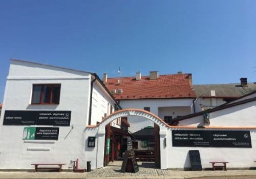 Mikulov Inn - Restaurace Země Mikulov